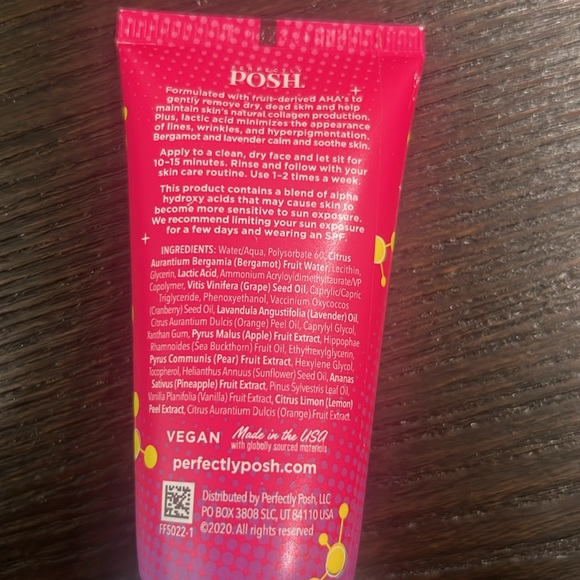 Perfectly Posh Vegan skincare Chemical Attraction Face Mask. NIP - Picture 2 of 3
